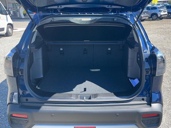 Vehicle image 12 Vehicle image 12