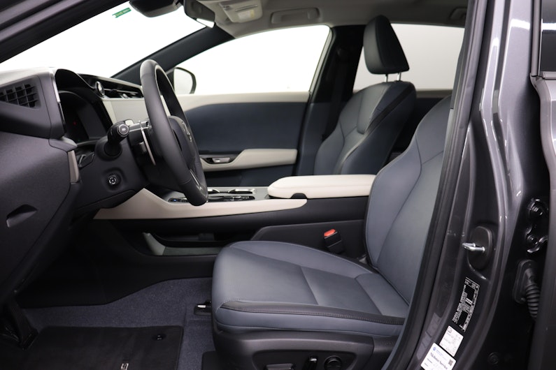 Vehicle image LEXUS RZ