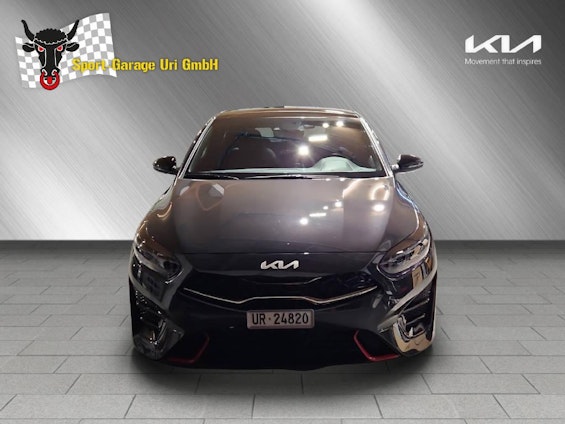 First vehicle image