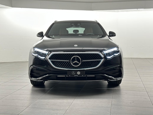 MERCEDES-BENZ E 220 d AMG Line 4matic Kombi 1
