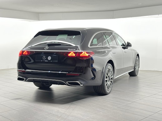 MERCEDES-BENZ E 220 d AMG Line 4matic Kombi 2