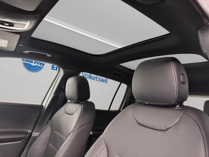 Vehicle image MERCEDES-BENZ GLB 220