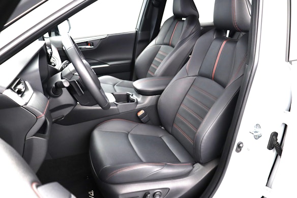 TOYOTA RAV4 2.5 Plug-In-Hybrid Platinum 2