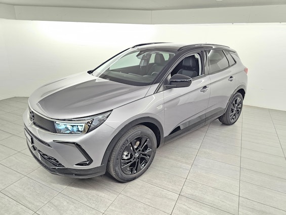 First vehicle image First vehicle image