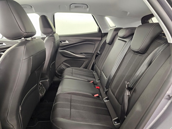 Vehicle image 5 Vehicle image 5