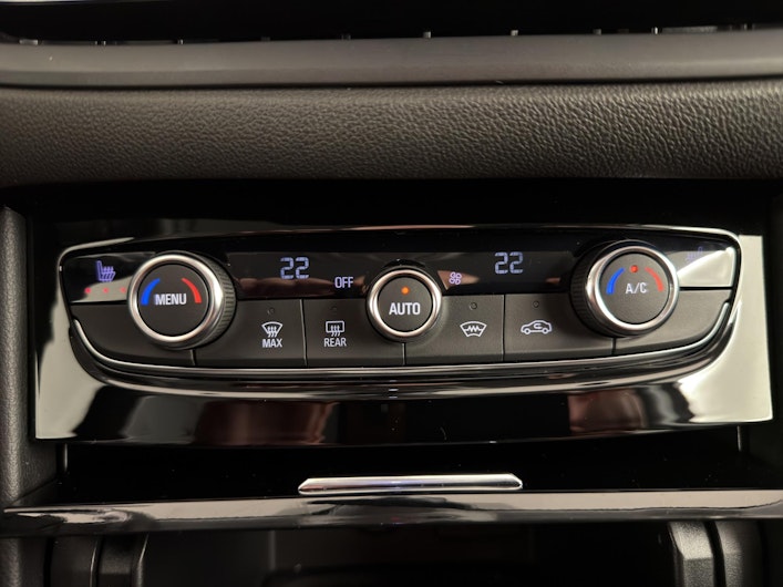 Vehicle image OPEL GRANDLAND