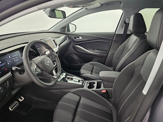 Vehicle image 9 Vehicle image 9