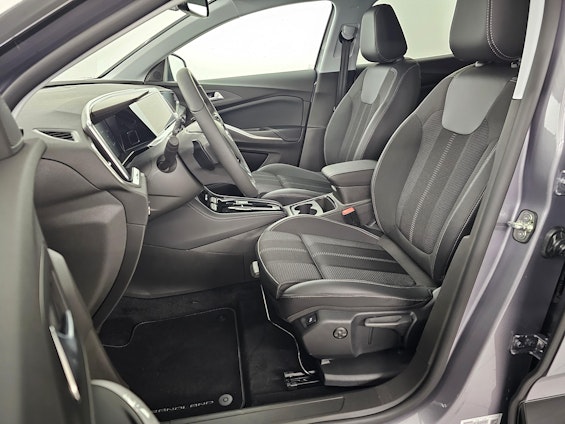 Vehicle image 8 Vehicle image 8