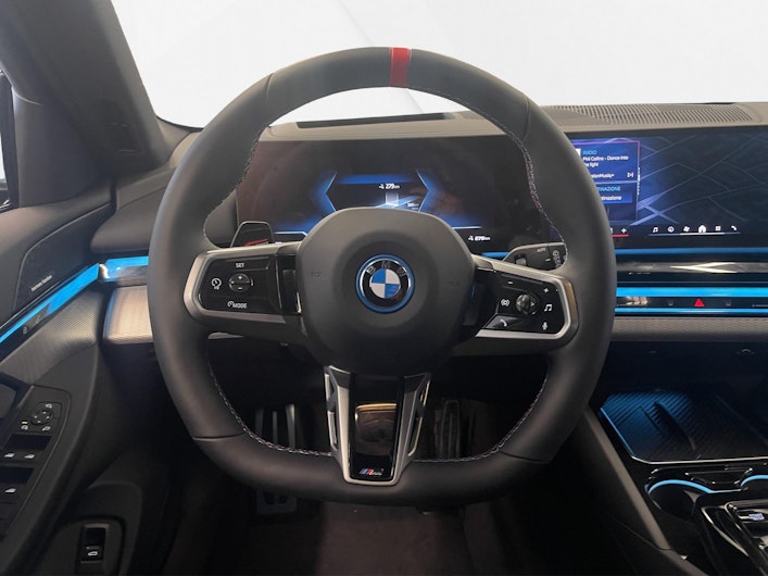 Vehicle image BMW i5