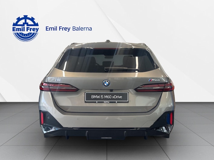 Vehicle image BMW i5