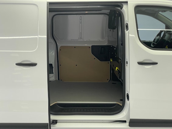 Vehicle image 12 Vehicle image 12