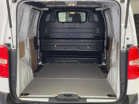 Vehicle image 13 Vehicle image 13