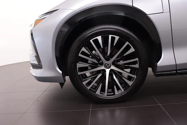Lexus RZ 450e Excellence / ab 1.99% Leasing bei Abschluss einer Protect Autoversicherung