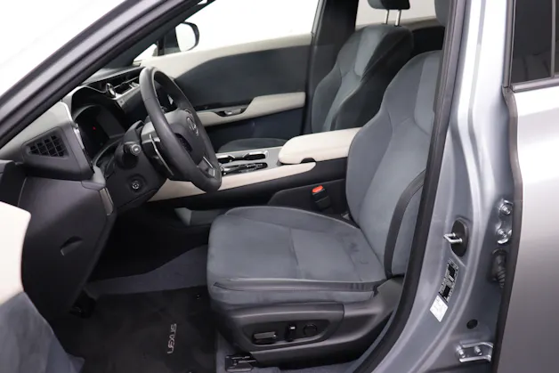 Lexus RZ 450e Excellence / ab 1.99% Leasing bei Abschluss einer Protect Autoversicherung