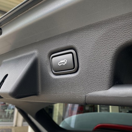 Vehicle image 18 Vehicle image 18