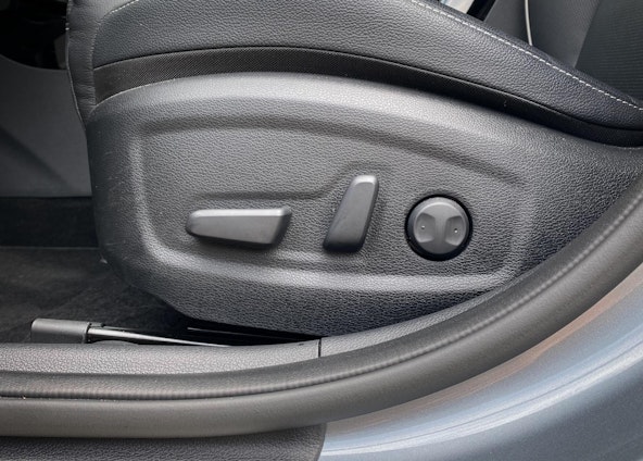 Vehicle image 14 Vehicle image 14