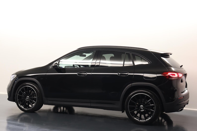 Vehicle image MERCEDES-BENZ GLA 220