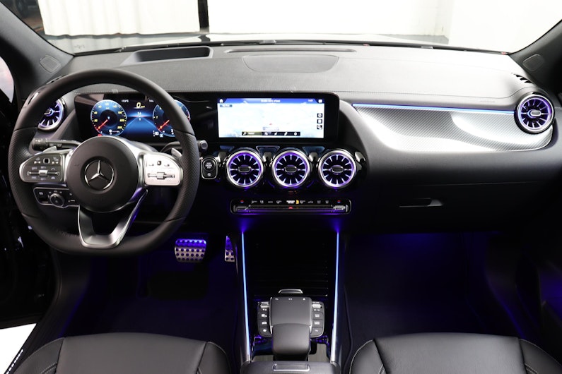 Vehicle image MERCEDES-BENZ GLA 220