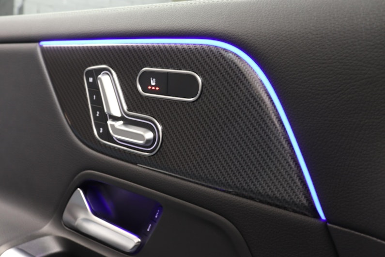 Vehicle image MERCEDES-BENZ GLA 220