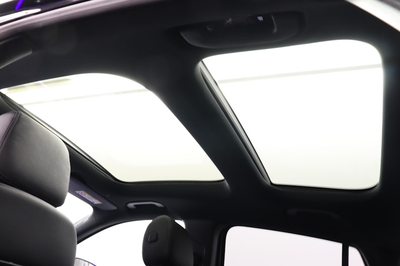 Vehicle image MERCEDES-BENZ GLA 220