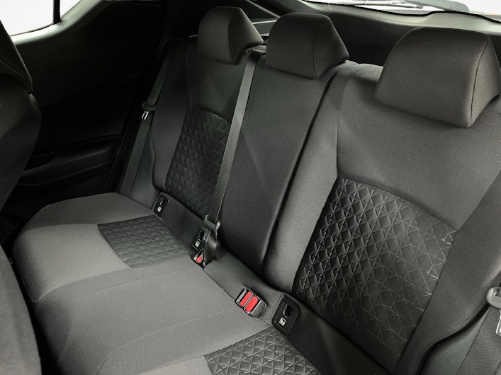 Vehicle image TOYOTA C-HR