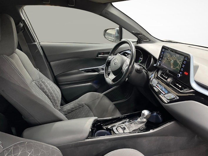 Vehicle image TOYOTA C-HR