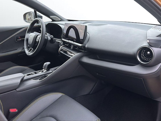 Vehicle image 6 Vehicle image 6