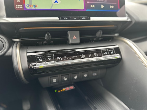 Vehicle image 18 Vehicle image 18