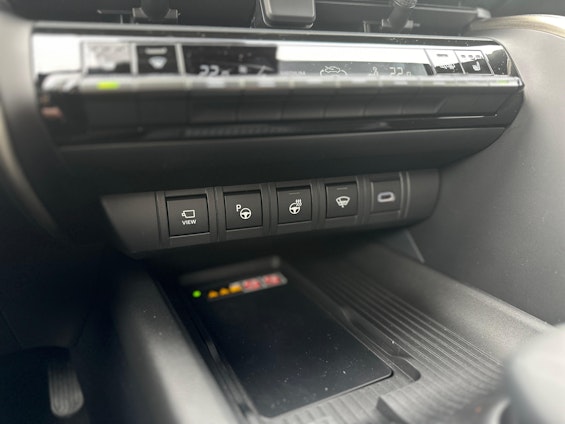 Vehicle image 19 Vehicle image 19