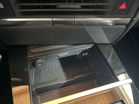 Vehicle image 11 Vehicle image 11