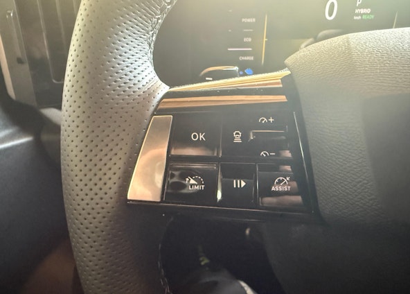 Vehicle image 9 Vehicle image 9