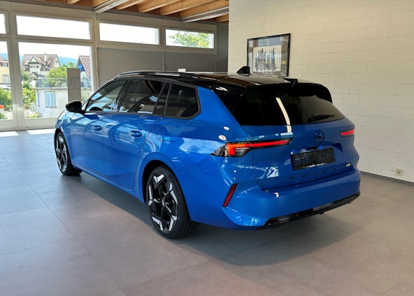 Vehicle image 3 Vehicle image 3