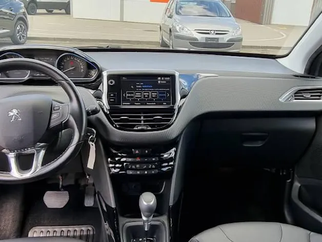 Peugeot 2008 1.2 PureTech 110 Allure S