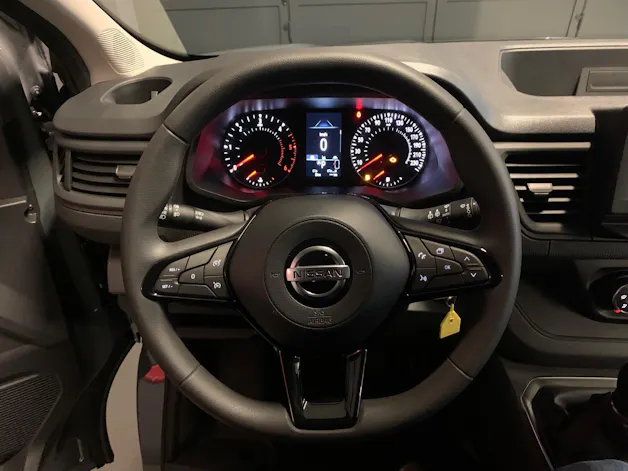 Nissan Primastar Kombi 2.8 t L1 H1 2.0 dCi 170 Acenta 9P