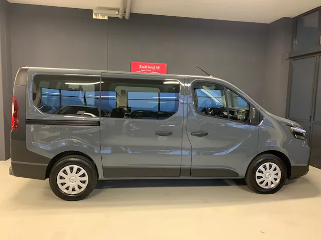 Nissan Primastar Kombi 2.8 t L1 H1 2.0 dCi 170 Acenta 9P