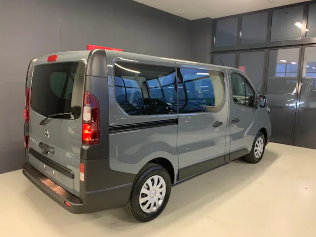 Nissan Primastar Kombi 2.8 t L1 H1 2.0 dCi 170 Acenta 9P