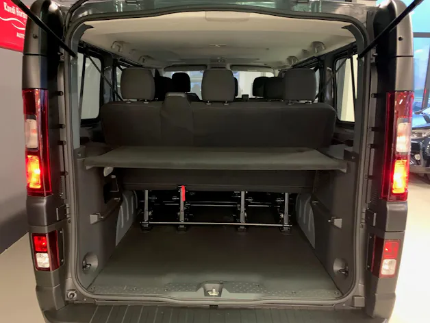Nissan Primastar Kombi 2.8 t L1 H1 2.0 dCi 170 Acenta 9P