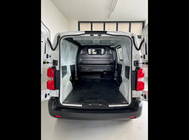 Toyota PROACE Van L1 50KWh 7kW OBC Active