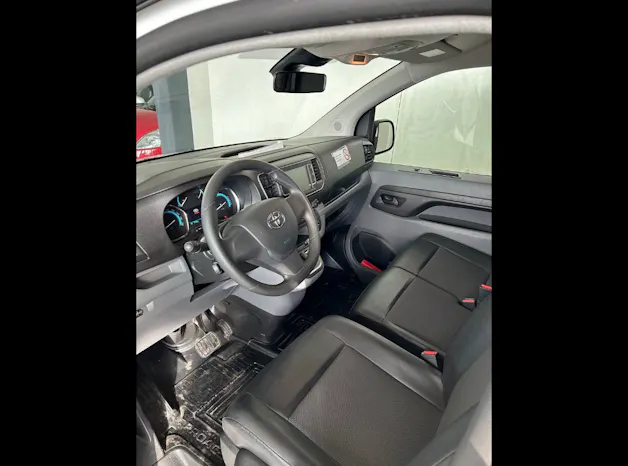 Toyota PROACE Van L1 50KWh 7kW OBC Active