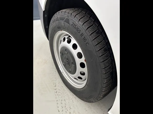 Toyota PROACE Van L1 50KWh 7kW OBC Active