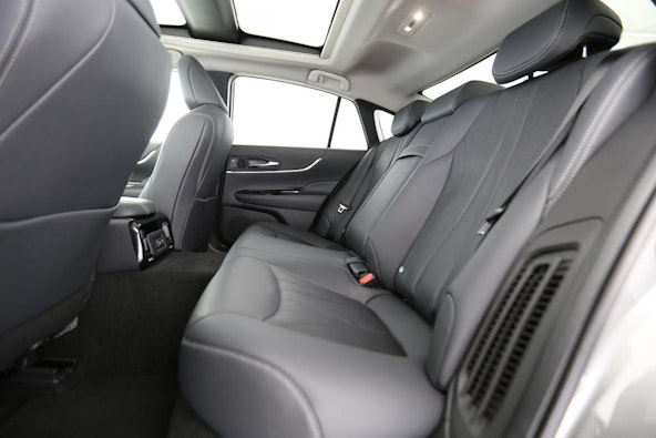 Vehicle image 6 Vehicle image 6