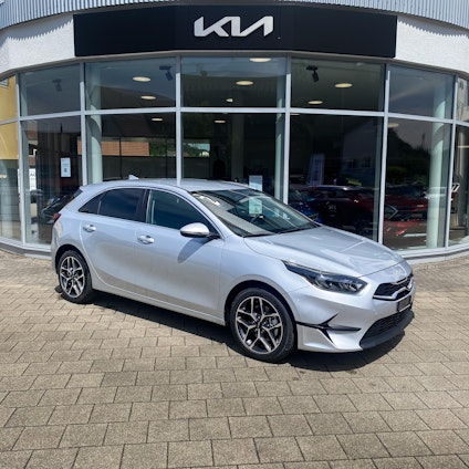 First vehicle image First vehicle image