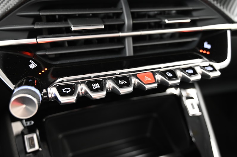 Vehicle image PEUGEOT 208