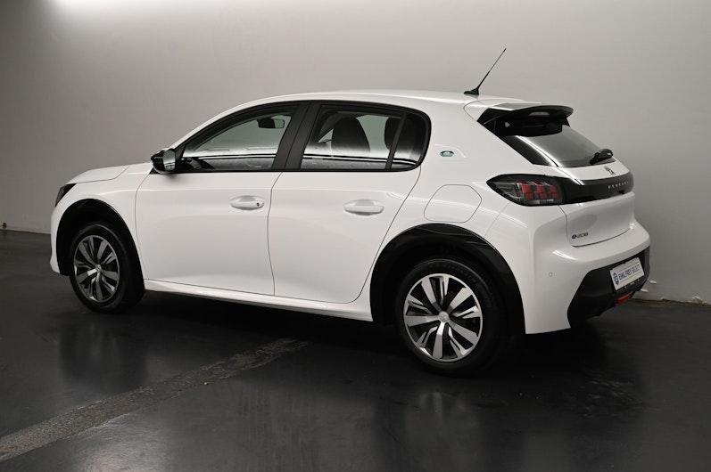 Vehicle image PEUGEOT 208
