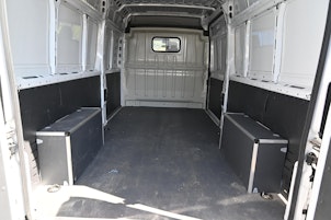 Vehicle image CITROEN Jumper Kaw. 35 L3H2 2.2 BlueHDi 140 Club S/S