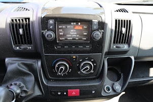 Vehicle image CITROEN Jumper Kaw. 35 L3H2 2.2 BlueHDi 140 Club S/S