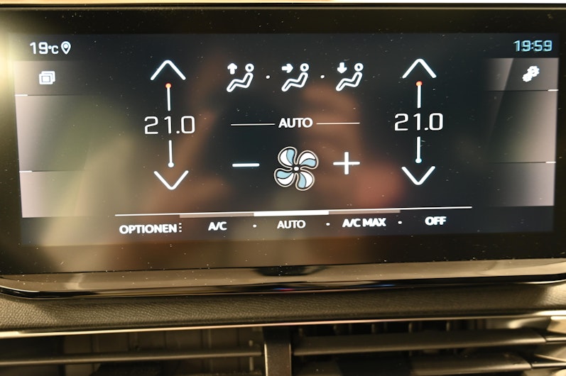 Vehicle image PEUGEOT 5008