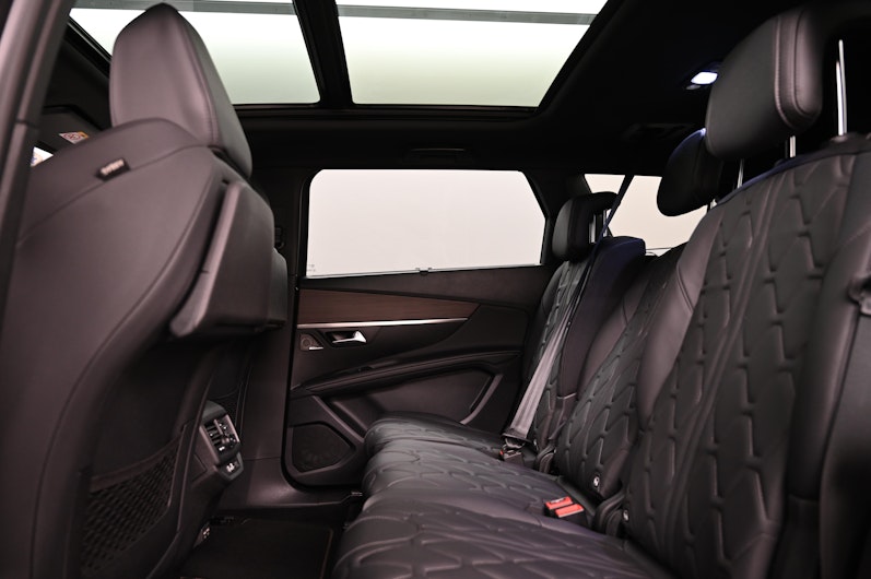 Vehicle image PEUGEOT 5008