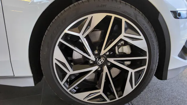 Hyundai Ioniq 6 Launch Edition 4WD