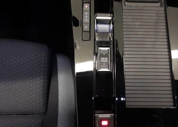 Vehicle image 6 Vehicle image 6